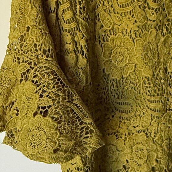 women's top - Picture 4 of 4